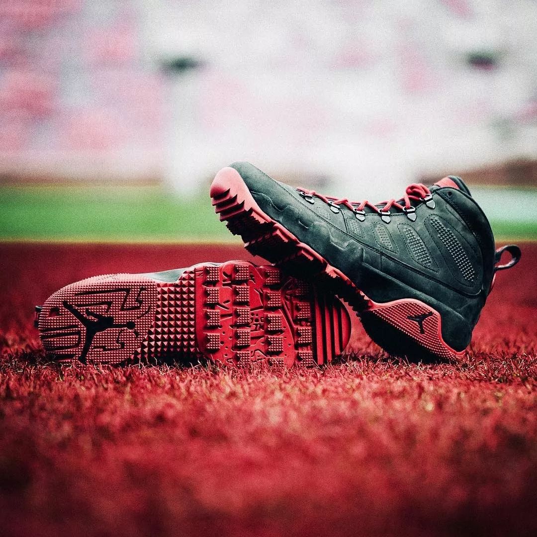 带领桑托斯成功逃离降级区，内马尔赛后动情落泪（内马尔率桑托斯脱离降级区，赛后激动落泪）