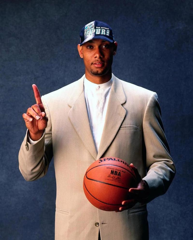 里奇·保罗：湖人目前不具备争冠实力，还有大量工作要做（里奇·保罗：湖人暂不具备夺冠实力，仍需做大量工作）