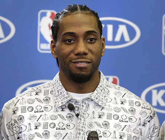 利物浦萨拉赫末段进球险胜热刺（萨拉赫终场破门助利物浦险胜热刺）