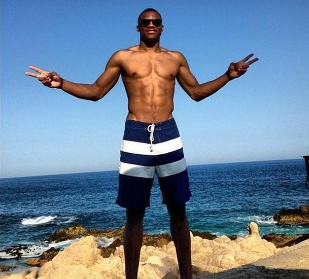 日职战报：桑塔纳等4人破门，浦和红钻4-0大胜川崎前锋（日职联快讯：浦和红钻4-0零封川崎前锋，桑塔纳领衔四人建功）