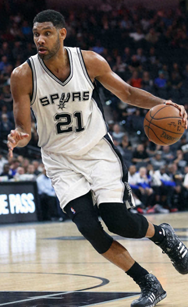 胖东来卖乔丹亲签球衣，售价13.8万元，工作人员回应：保真！定价受收购价影响，存在差异（胖东来出售乔丹亲签球衣13.8万，工作人员称保真，价格受收购价影响有差异）