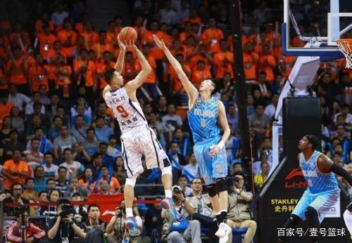 D席：职业生涯最好的决定就是去曼城，那几年真是精彩绝伦（D席：加盟曼城是我生涯最佳选择，那段岁月无比精彩）